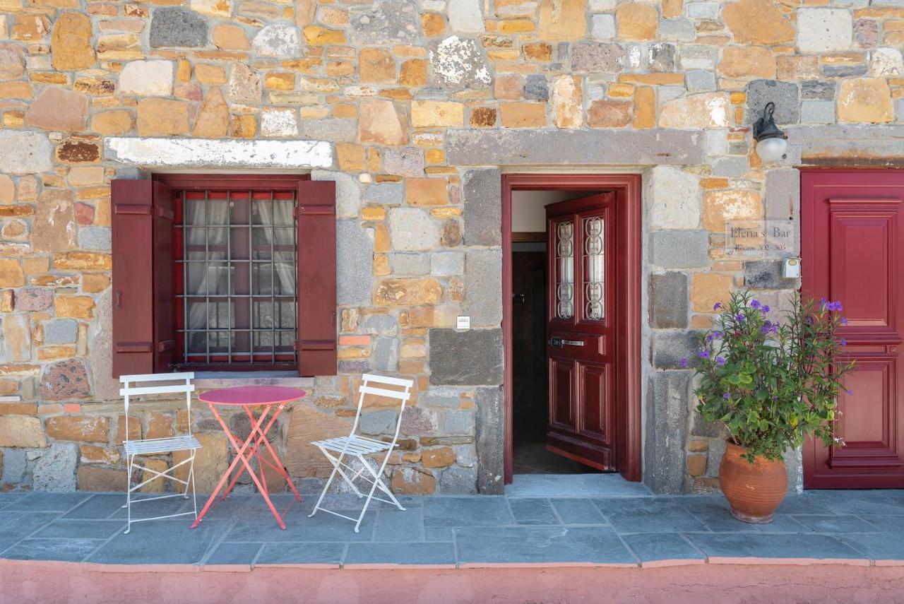Lively Studios at Varos Square Exterior foto