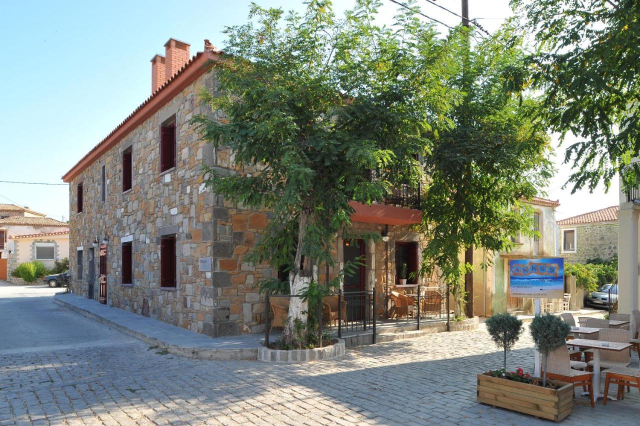 Lively Studios at Varos Square Exterior foto